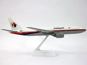 Malaysia 50th Anniversary. Boeing 777-200 Airplane Miniature Model Snap Fit 1:200 Part#ABO-77720H-016