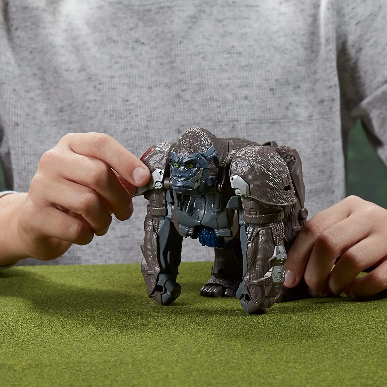 Transformers Rise of The Beasts Movie 9-inch Smash Changer Optimus Primal Action Figure for Ages 6 Years and up